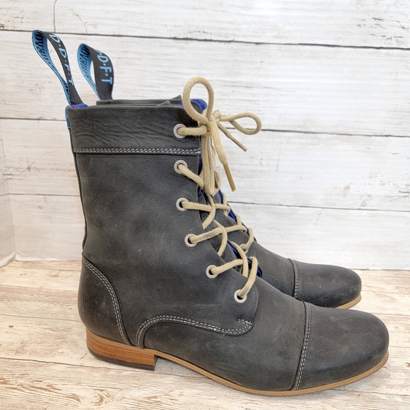 John Fluevog D-D-F-T BBC radio classic  lace up boots - Picture 3 of 15